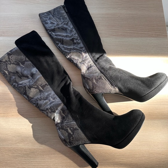 EUC | Women’s boots - Picture 1 of 4